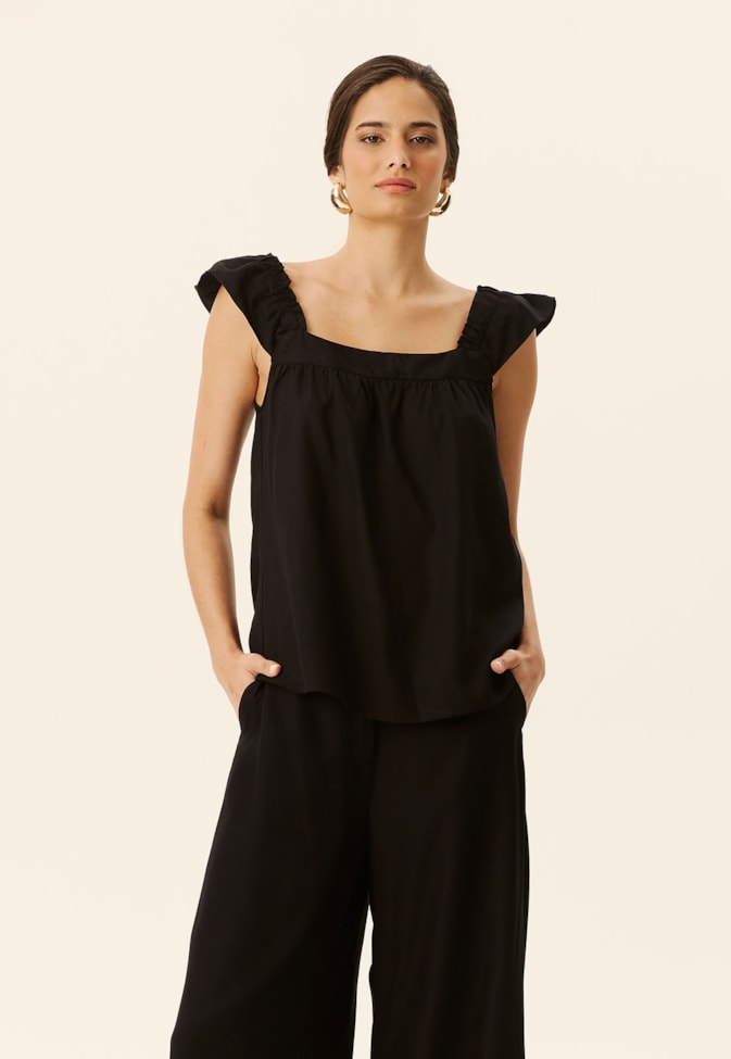 Blusa Manguinha Babado