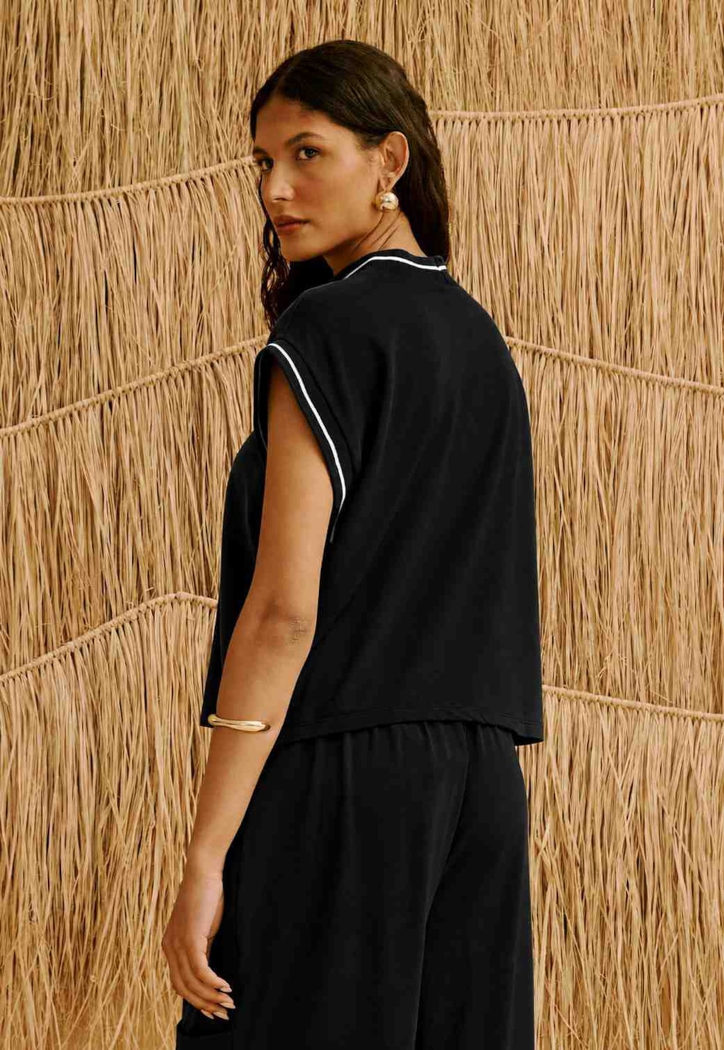 Blusa Moletinho Rib Decote E Cava