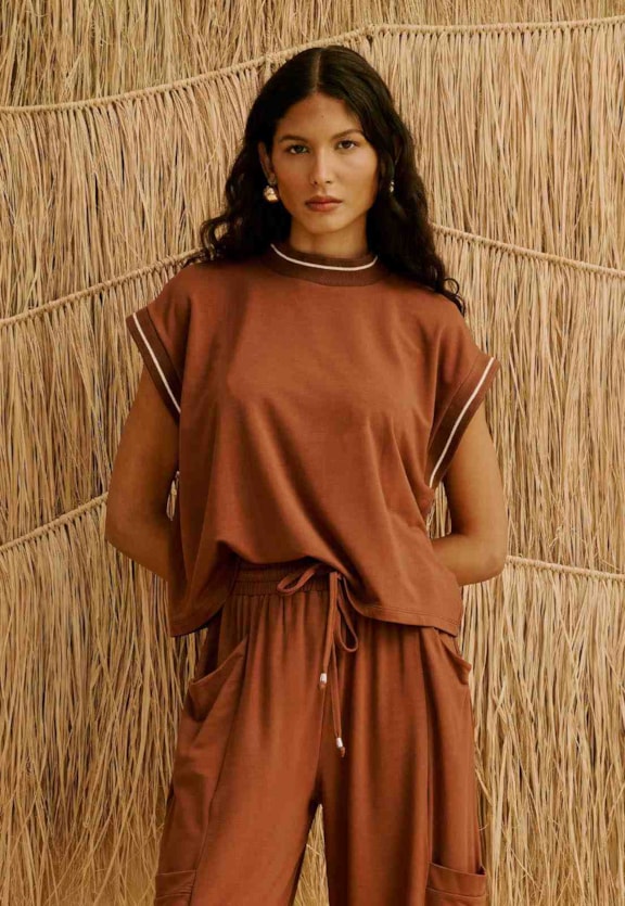 Blusa Moletinho Rib Decote E Cava Vista Frontal