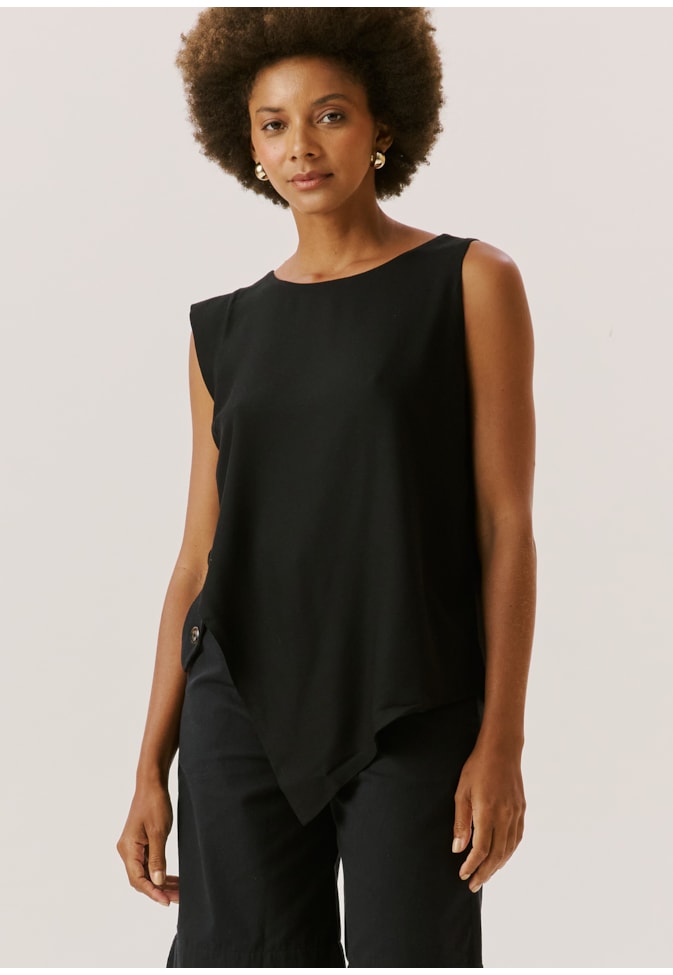 Blusa Ponta Assimétrica Nó Lateral