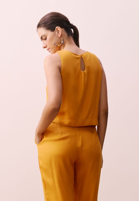 Blusa Quadradinha Gota Costas Vista Traseira