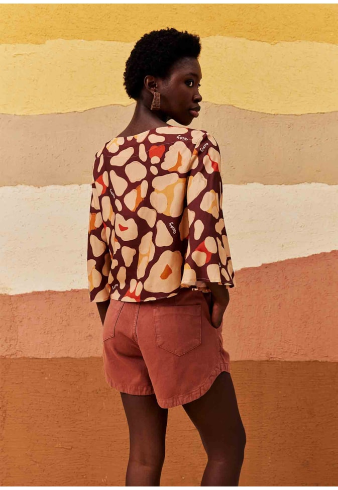 Blusa Quadradinha Manga Kimono Estampada Onça Sami