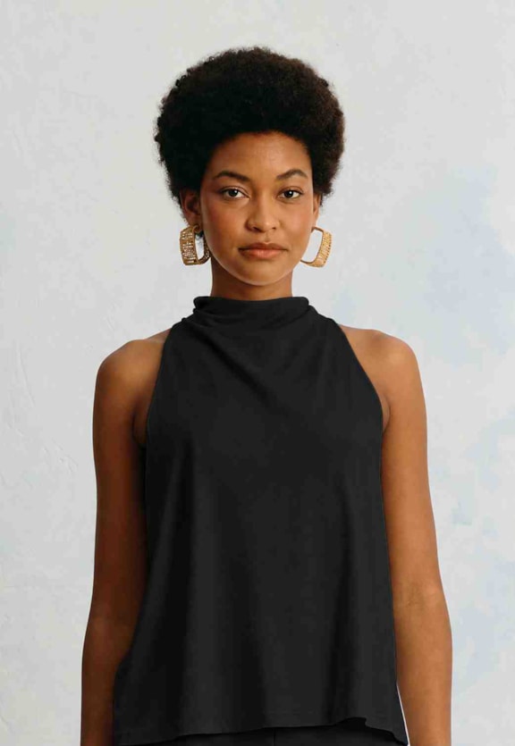 Blusa Regata Gola Degagê Vista Frontal