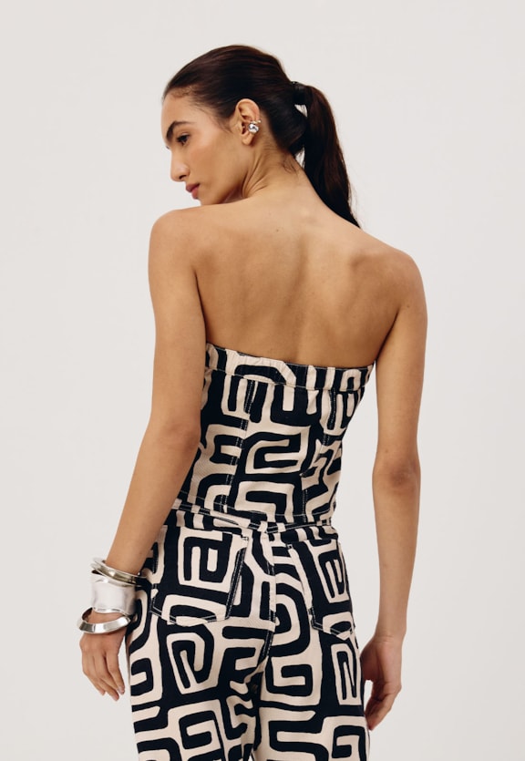 Blusa Sarja Botões Estampada Yala Preto Vista Traseira