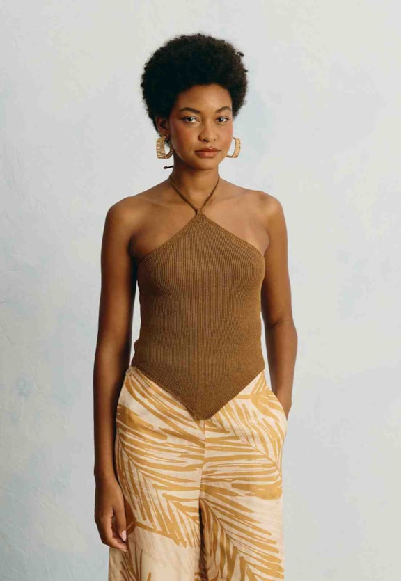 Blusa Tricot Decote Alto Vista Frontal
