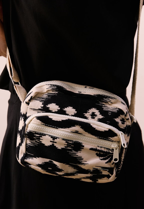 Bolsa Chega Mais Estampada Vista Traseira