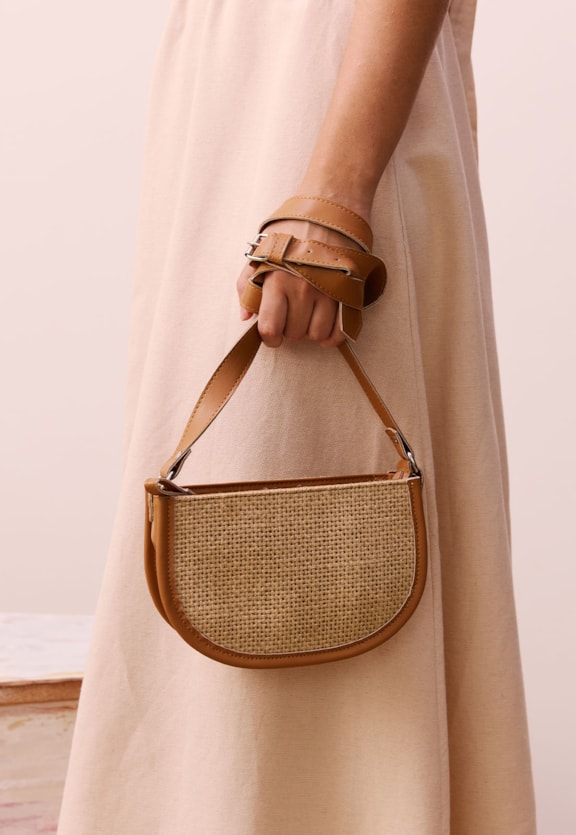 Bolsa Meia Lua Juta Vista Frontal