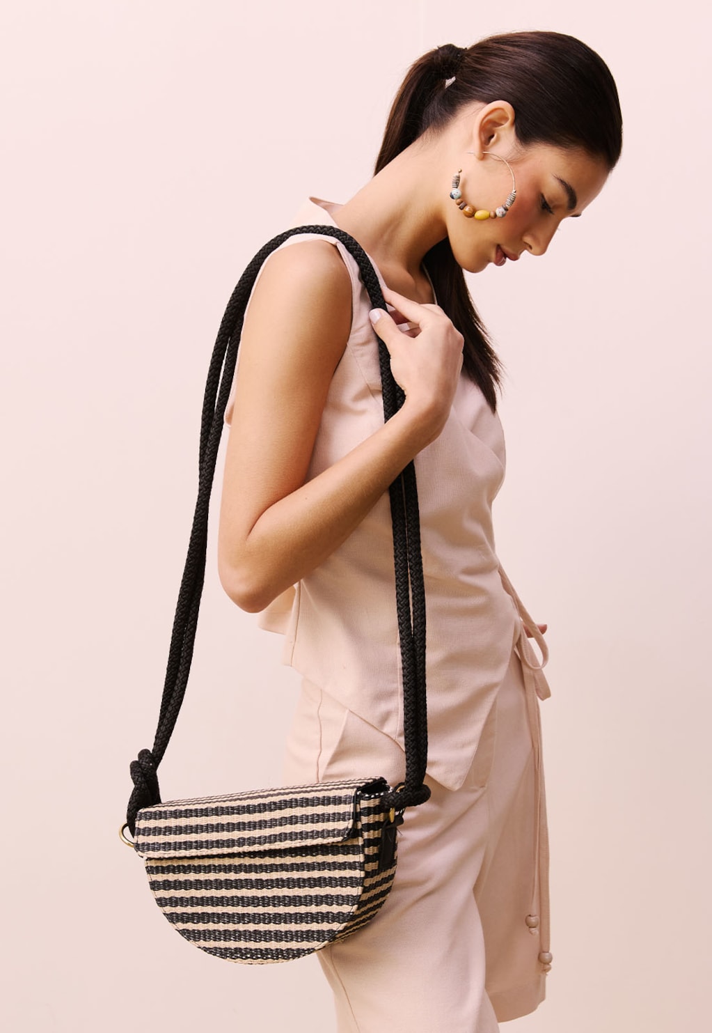 Bolsa Meia Lua Ráfia