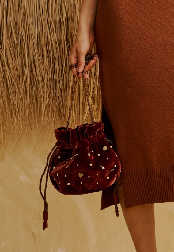 Bolsa Saco em Veludo  