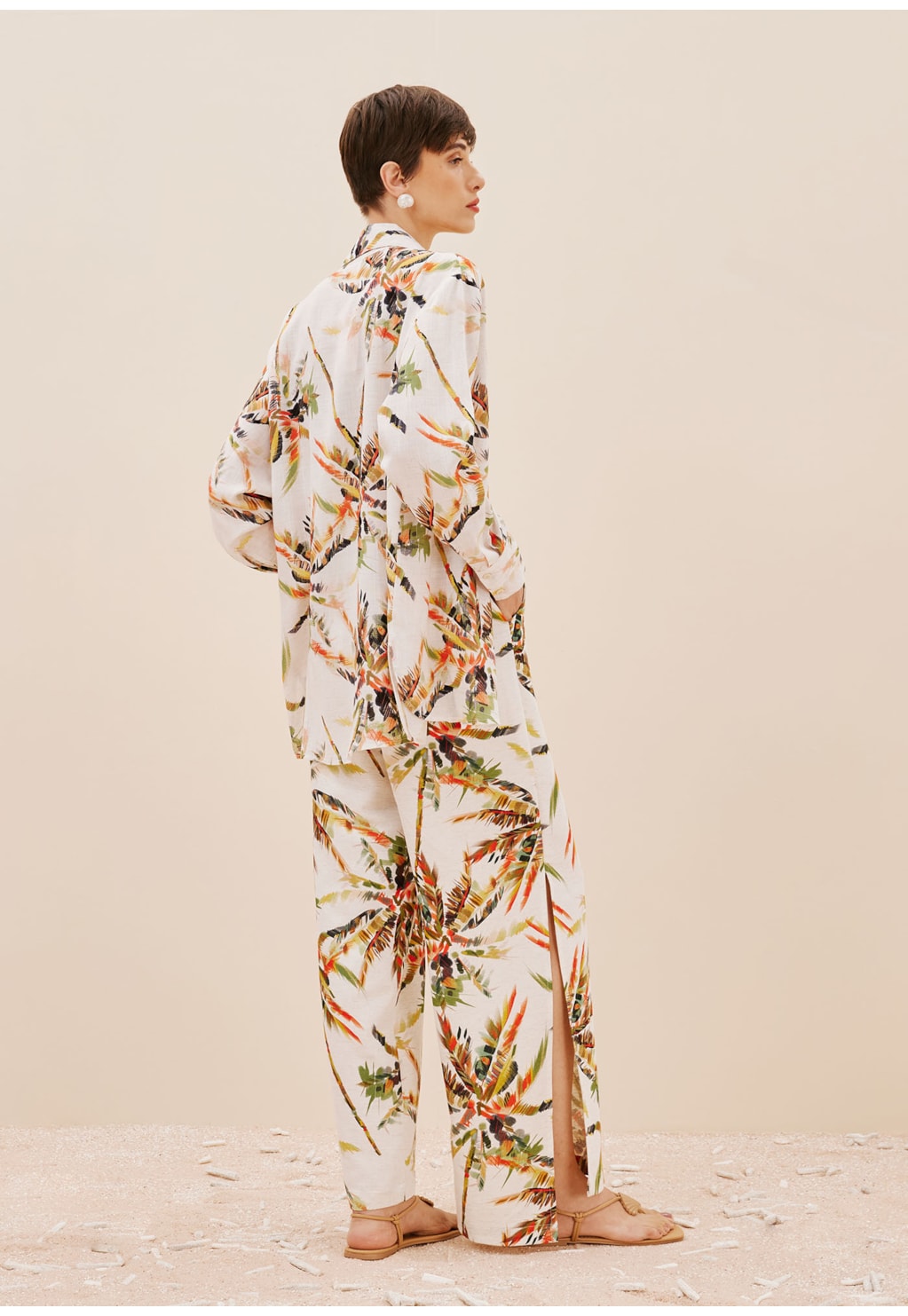 Calça Ampla Com Fendas Estampada Itapuã