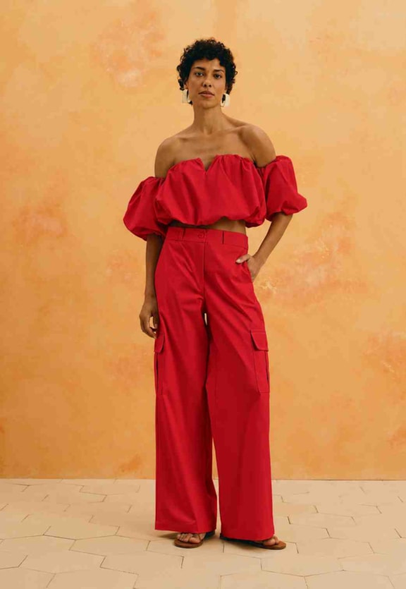Calça Cargo Pantalona Lisa  Vista Frontal