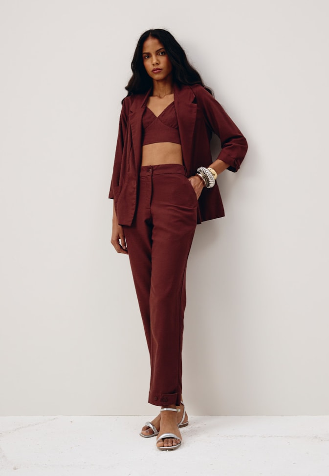 Calça Cenoura Aleta Frente