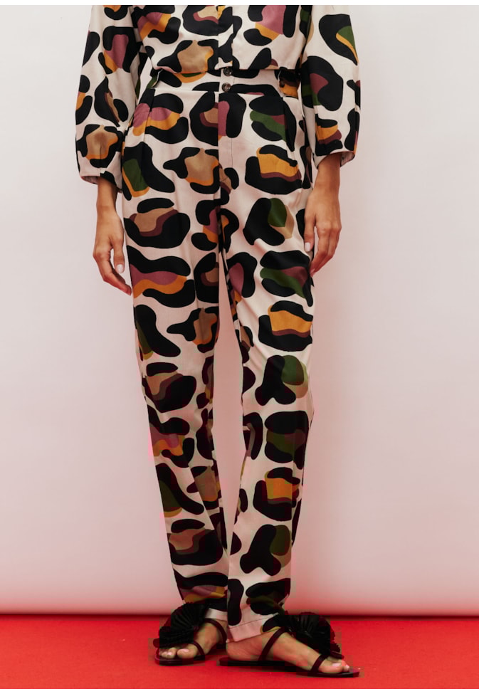 Calça Cenoura Aletas Estampada Kizumba