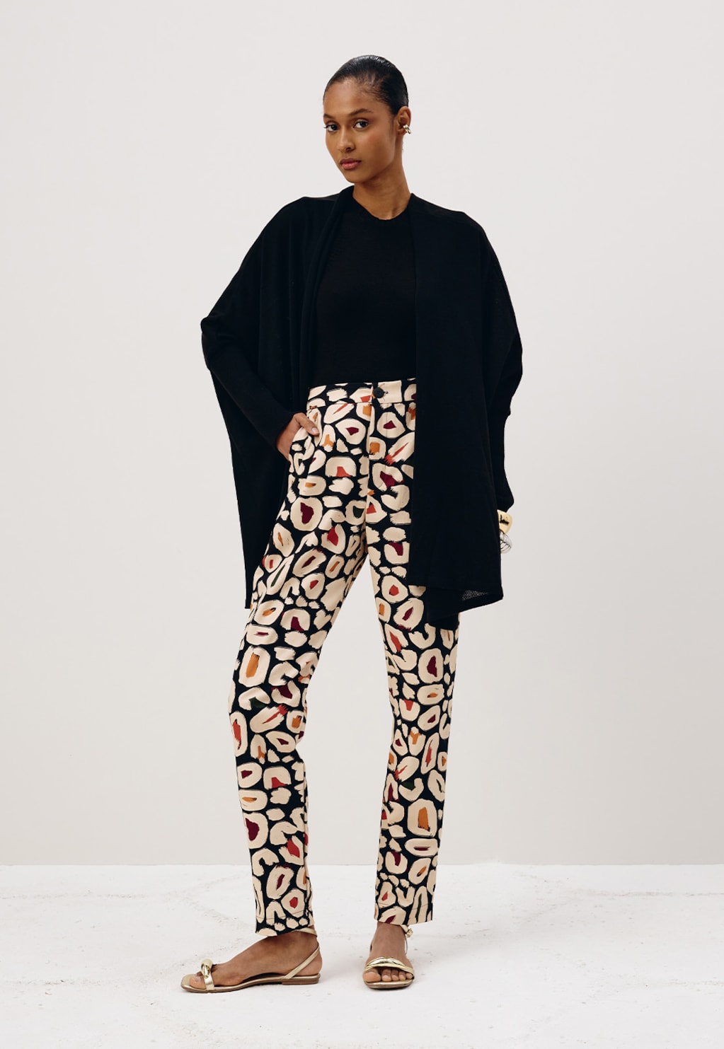 Calça Cenoura Barra Dobrada Estampada Onza