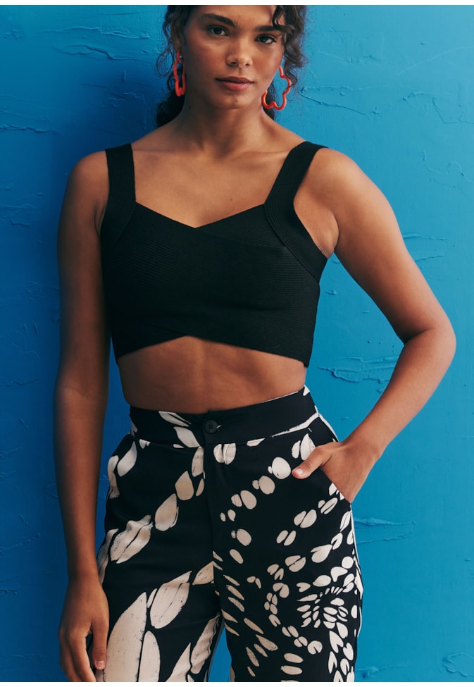 Calça Cenoura Bolso Estampada Colombiana