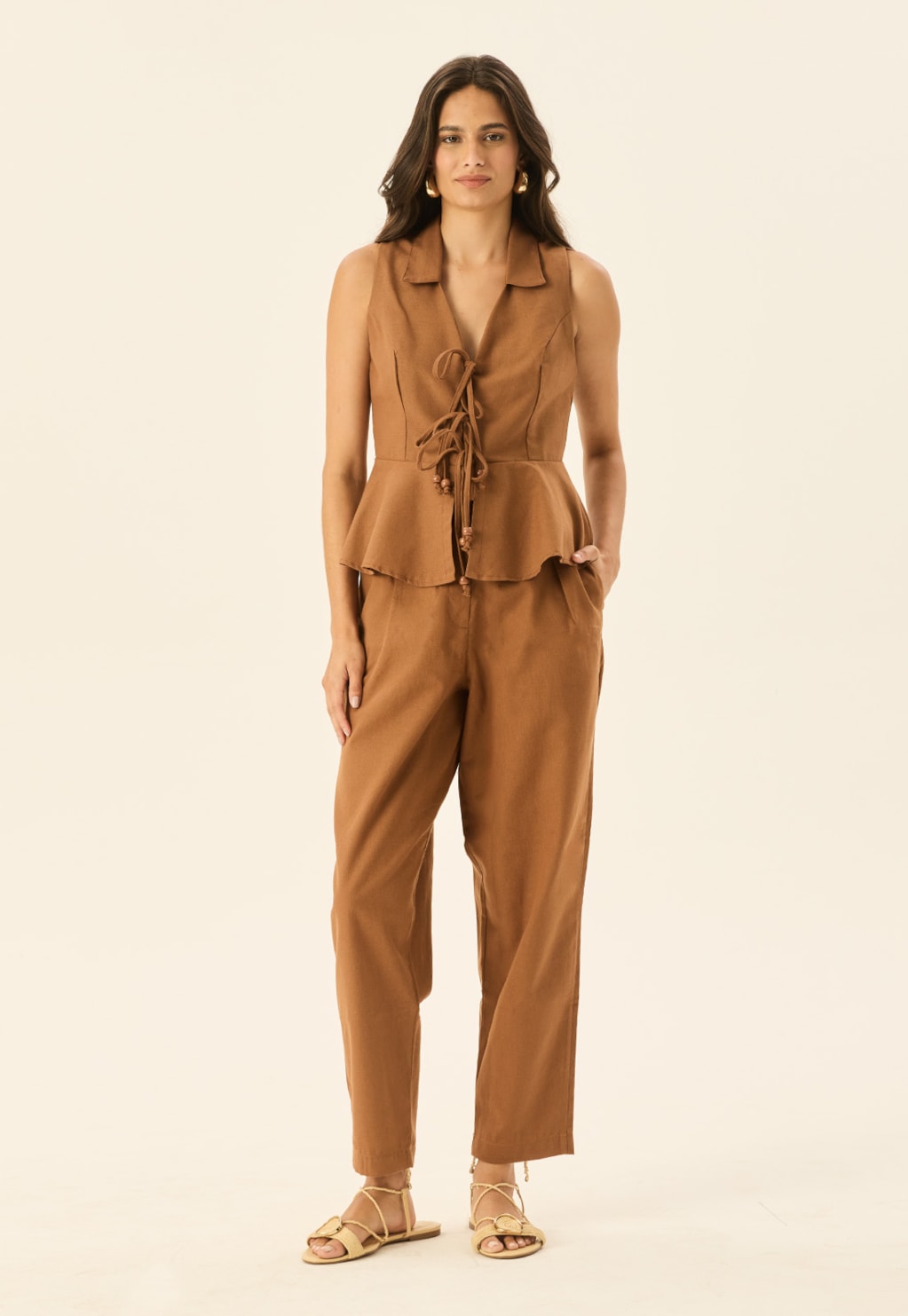 Calça Cenoura com Pregas