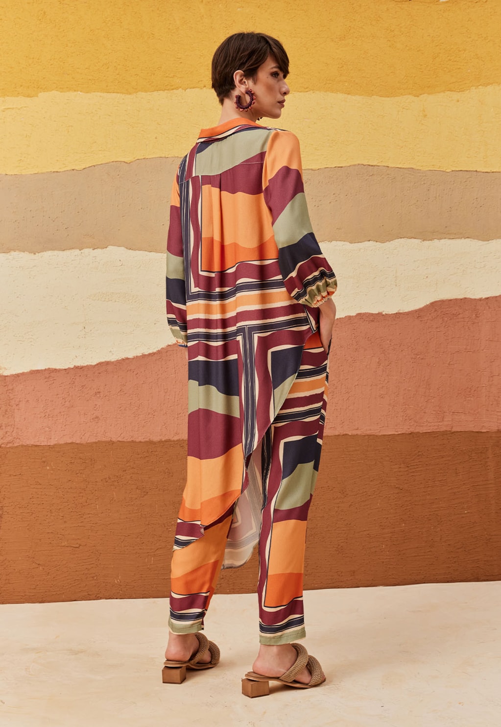 Calça Cenoura com Pregas Estampada Hornocal