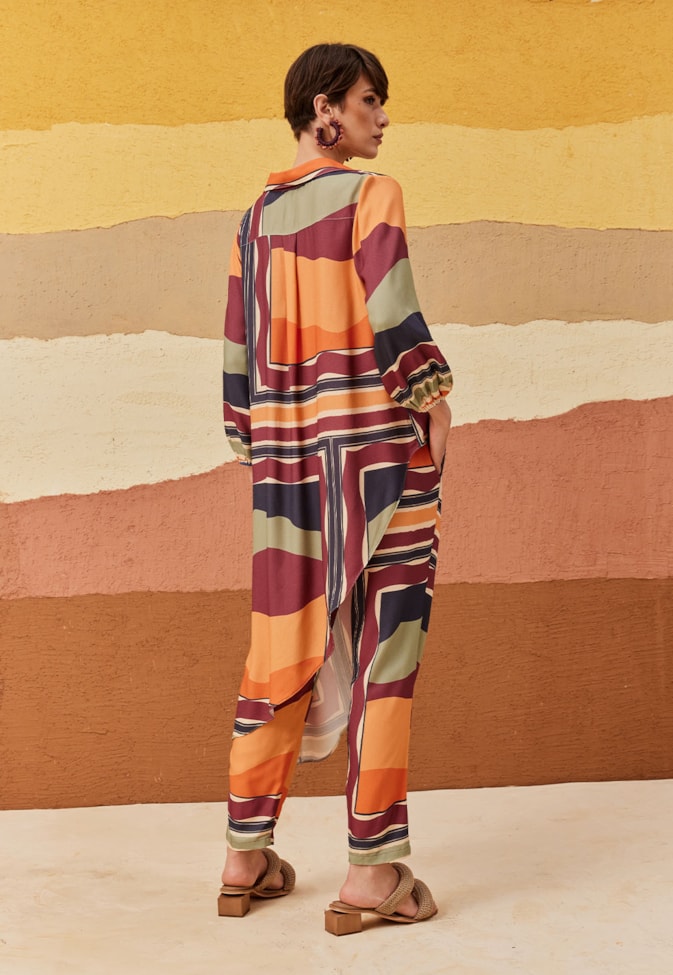 Calça Cenoura com Pregas Estampada Hornocal