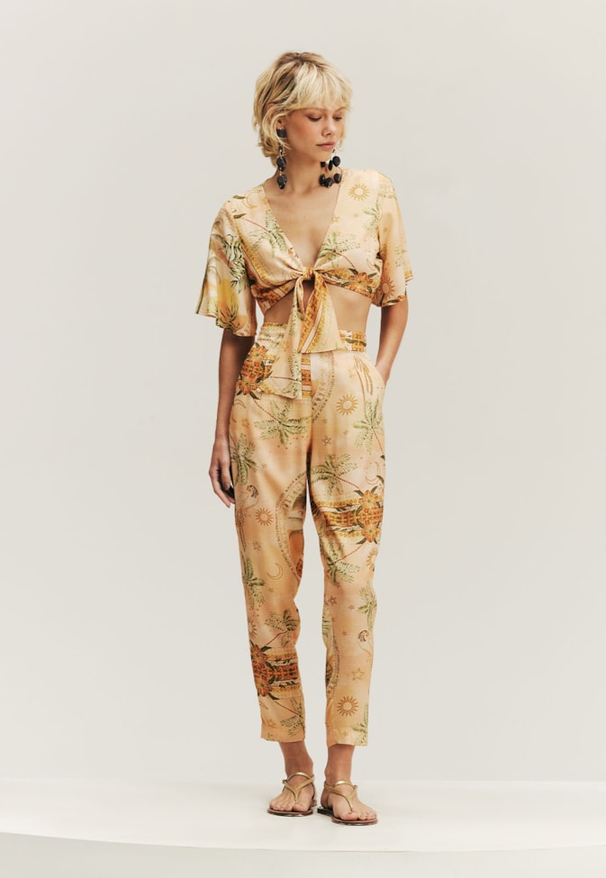 Calça Cenoura Com Pregas Estampado Ilha de Marajó