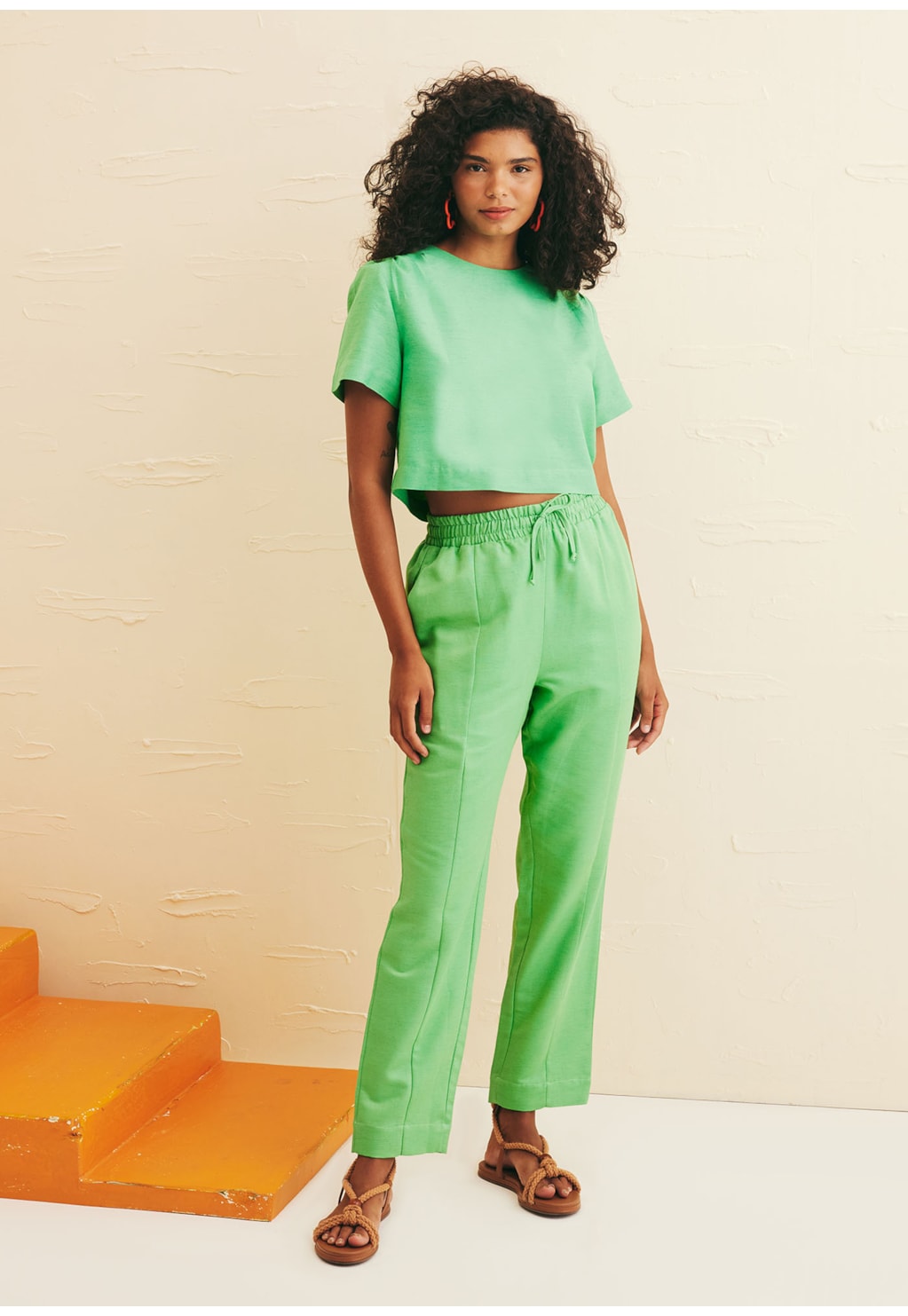 Calça Cenoura Com Recorte