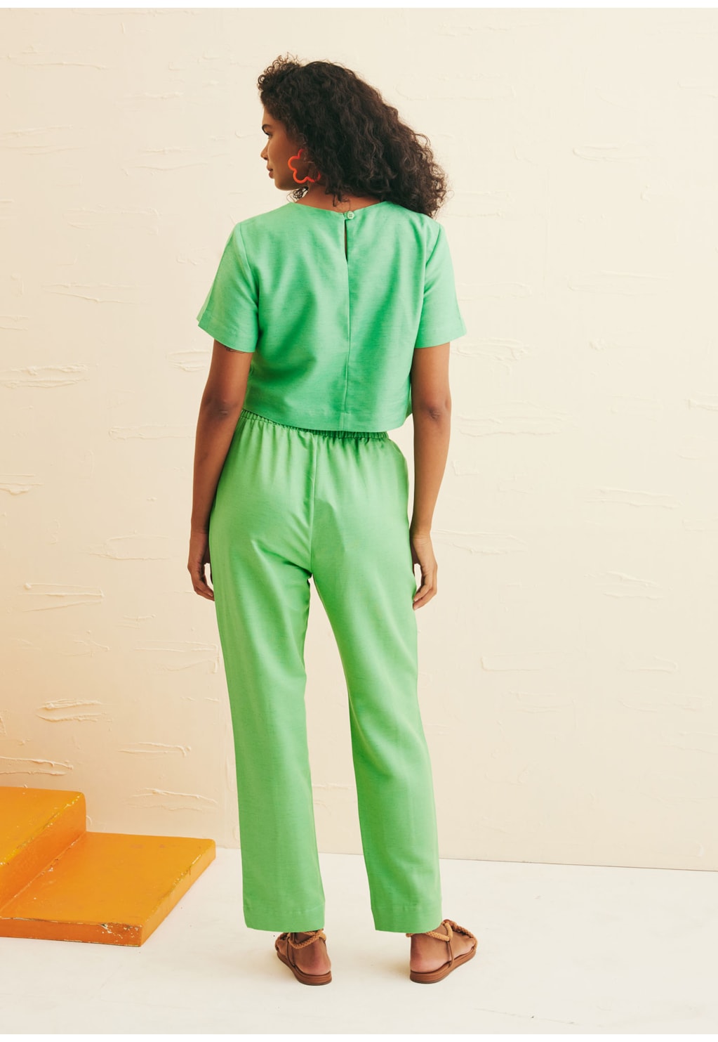 Calça Cenoura Com Recorte