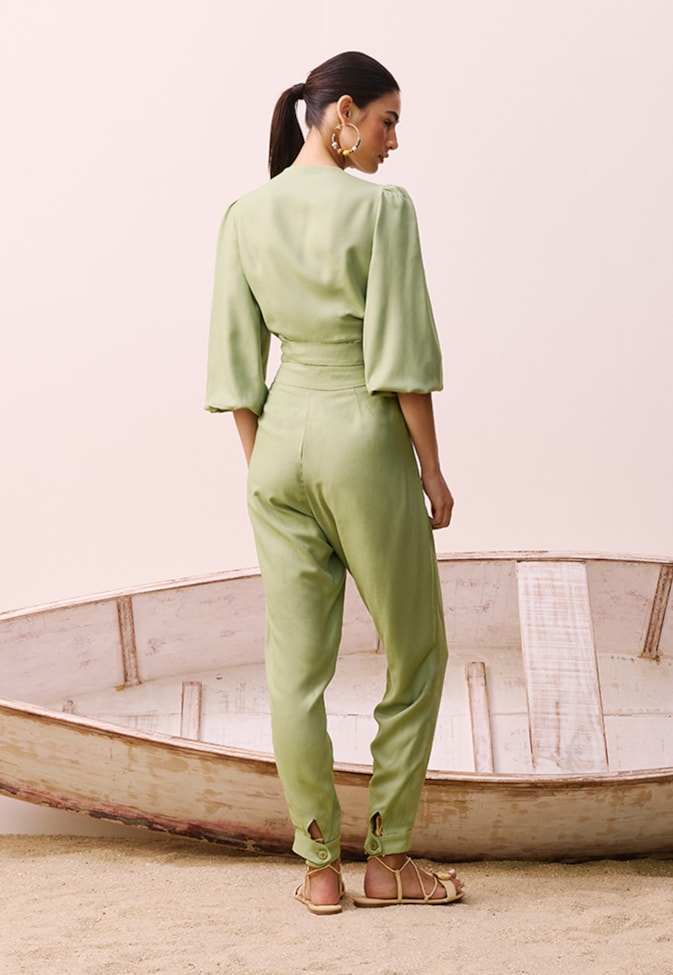 Calça Cenoura Detalhe Abertura