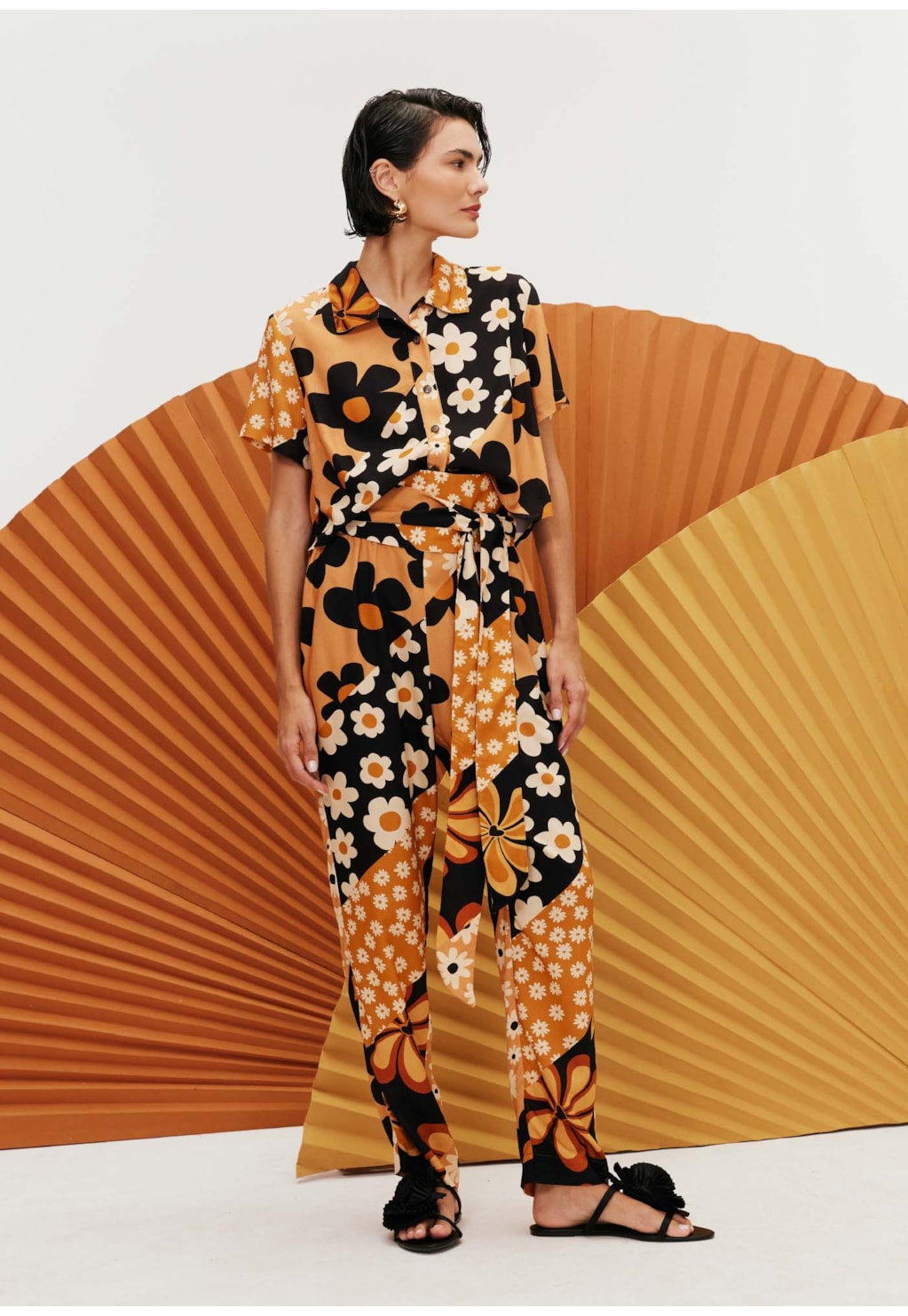 Calça Cenoura Detalhe Cintura Estampada Salsa