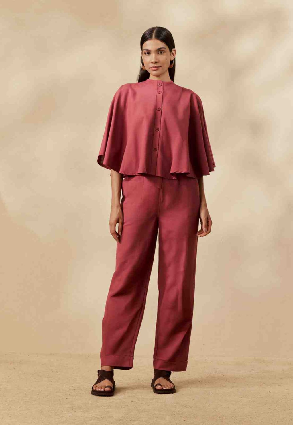 Calça Cenoura Detalhe Pregas