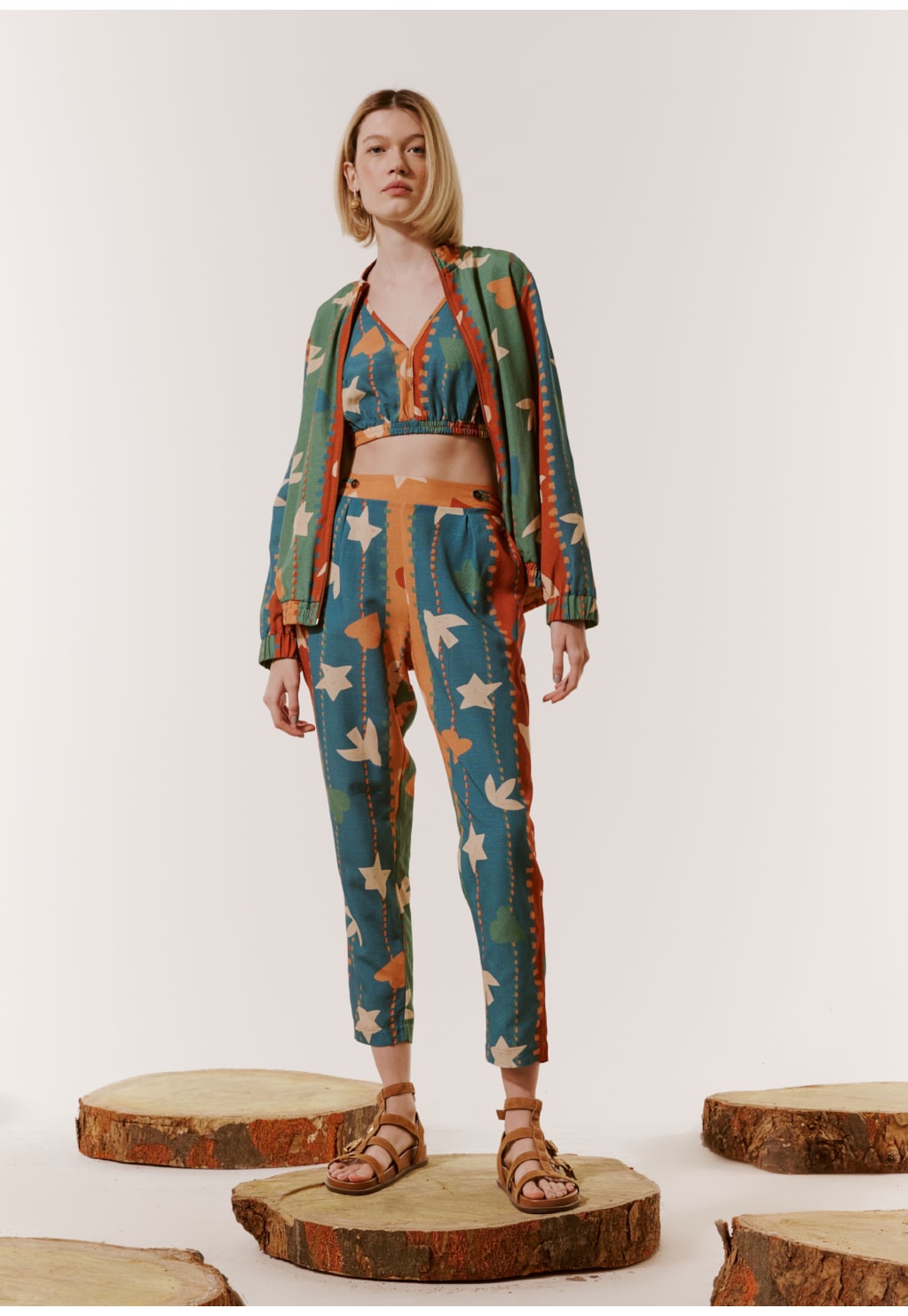 Calça Cenoura Estampada Gravatá