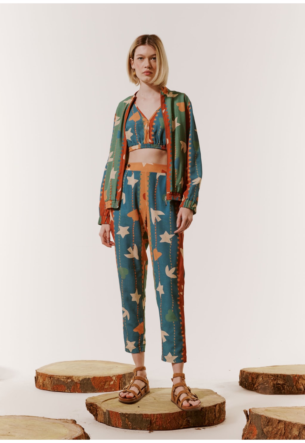 Calça Cenoura Estampada Gravatá