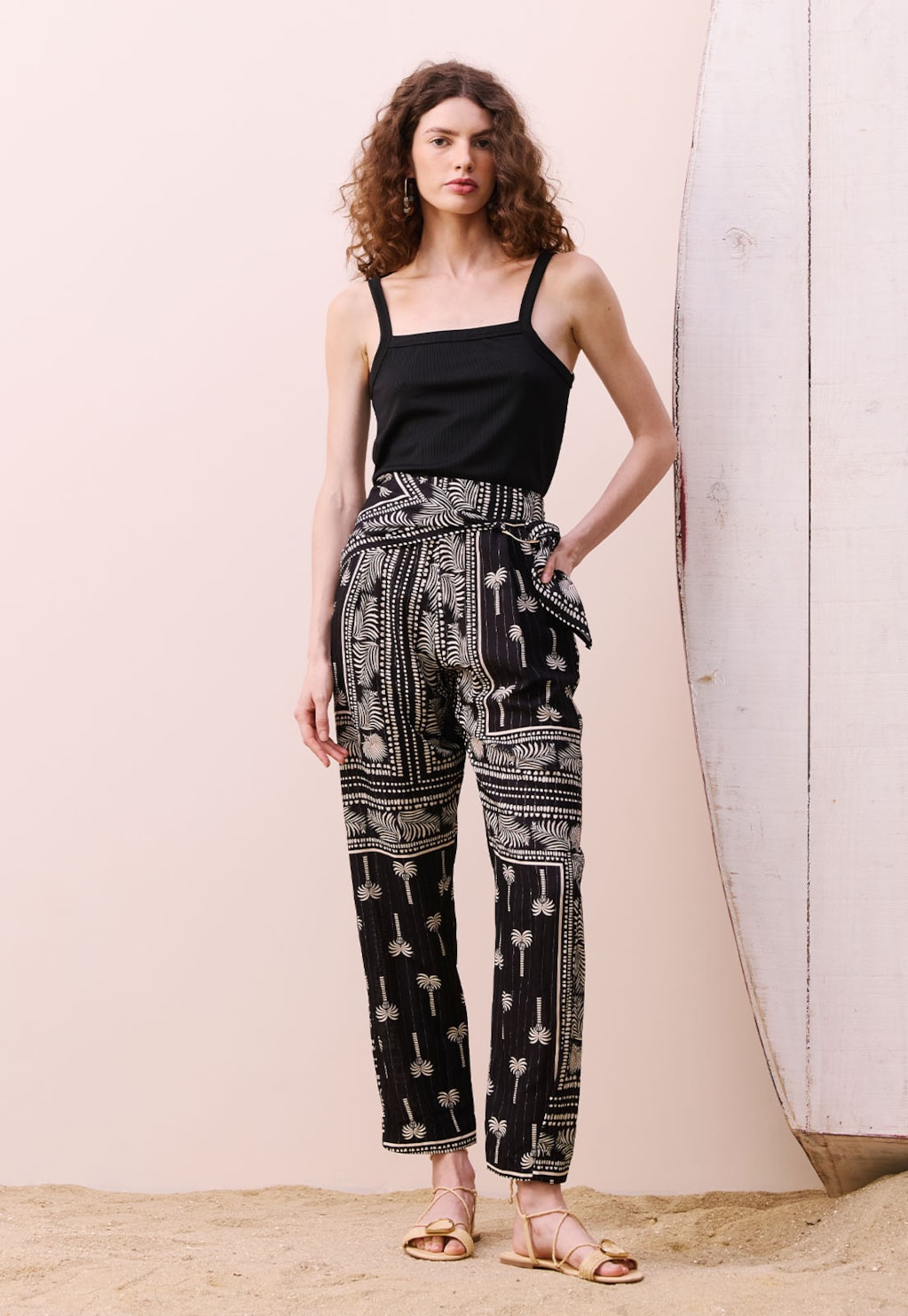 Calça Cenoura Estampada Tauari