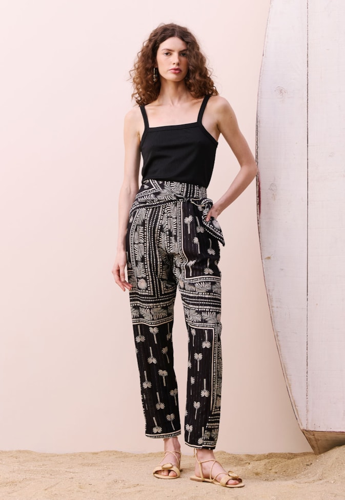 Calça Cenoura Estampada Tauari