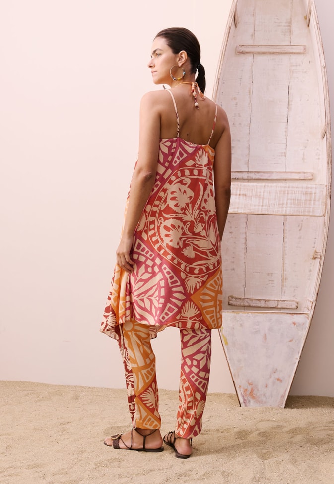 Calça Cenoura Estampada Tucupi