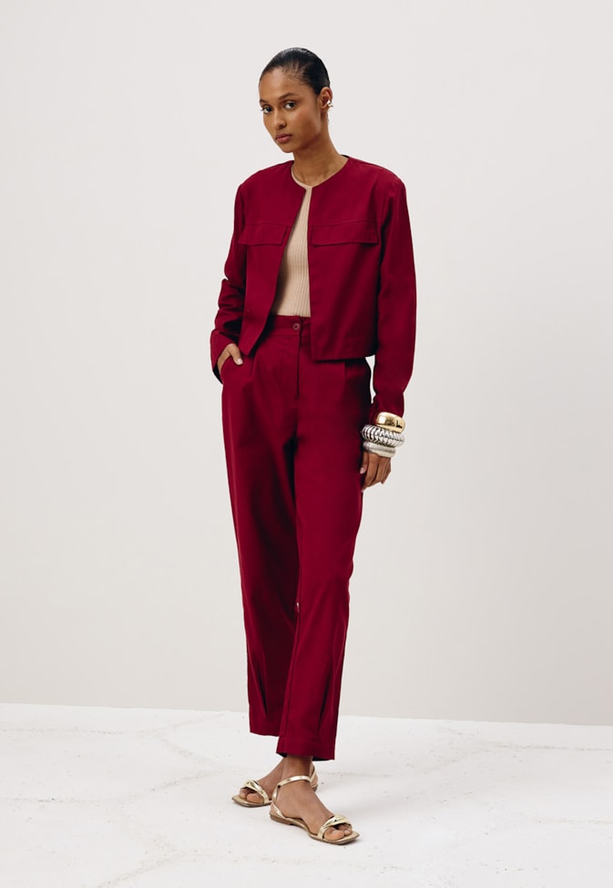 Calça Cenoura Prega Barra