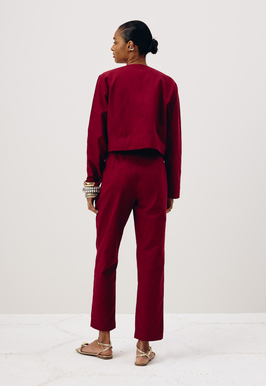 Calça Cenoura Prega Barra