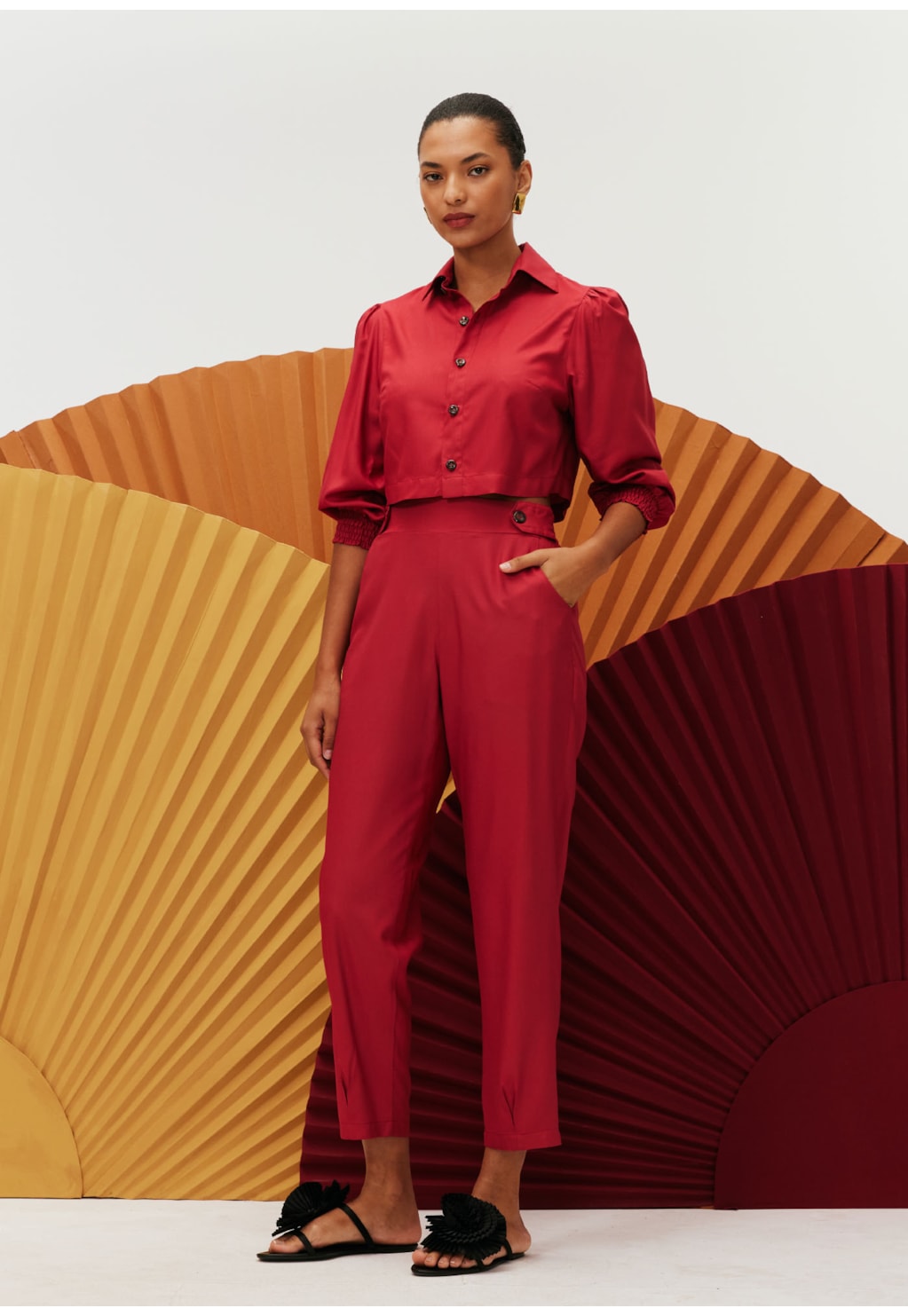 Calça Cenoura Pregas