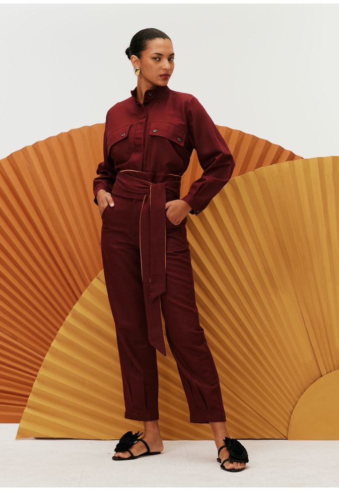 Calça Cenoura Pregas