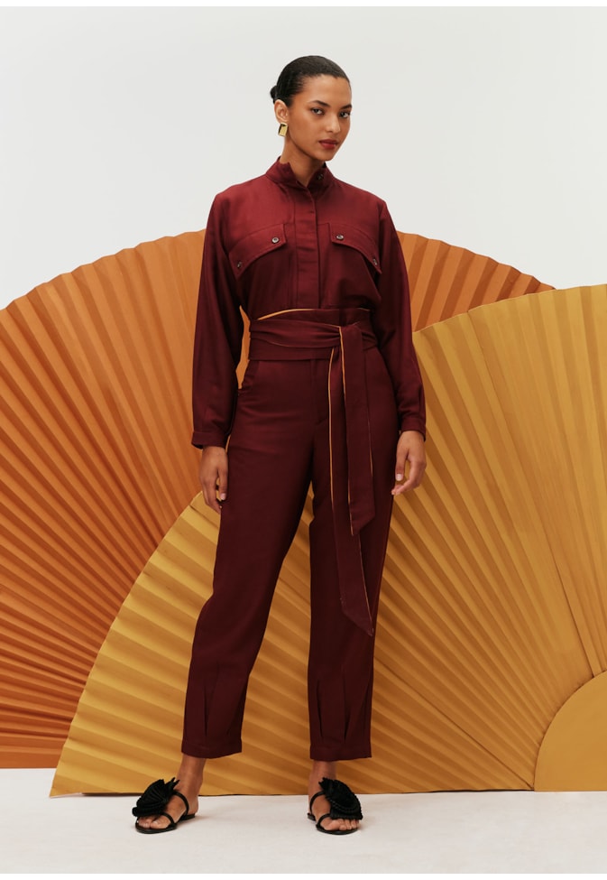 Calça Cenoura Pregas