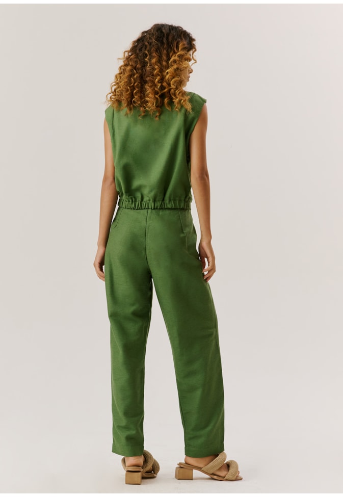 Calça Cenoura Pregas