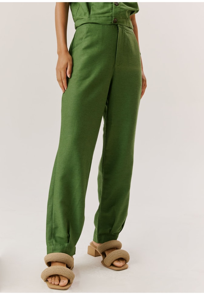 Calça Cenoura Pregas