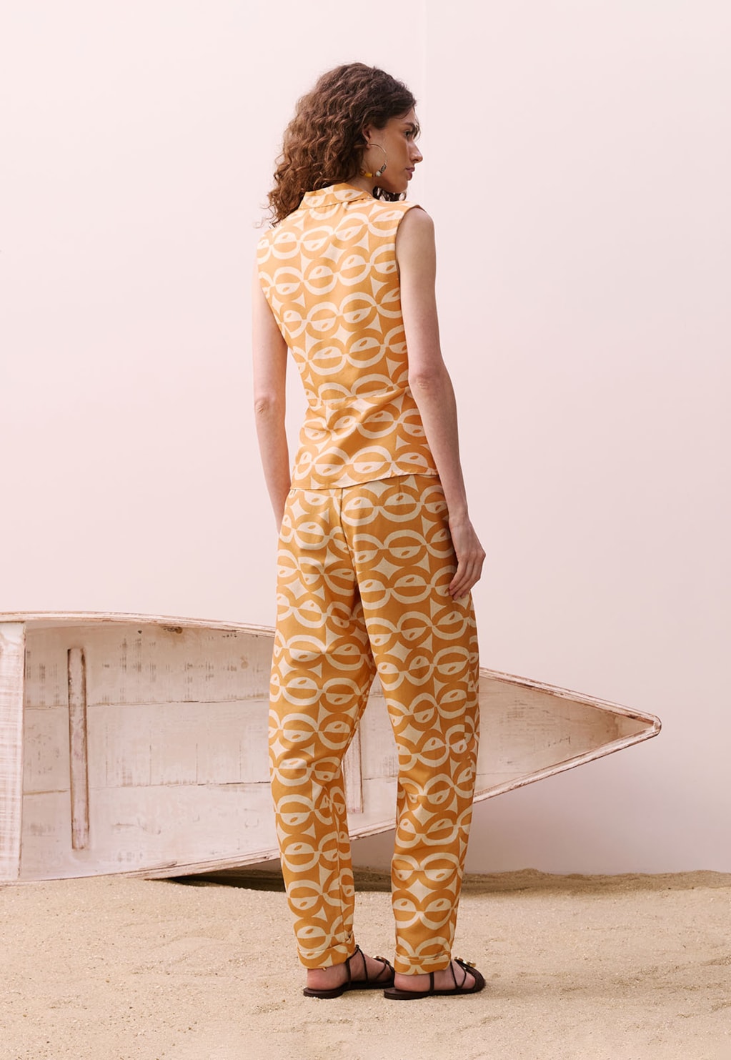 Calça Cenoura Pregas