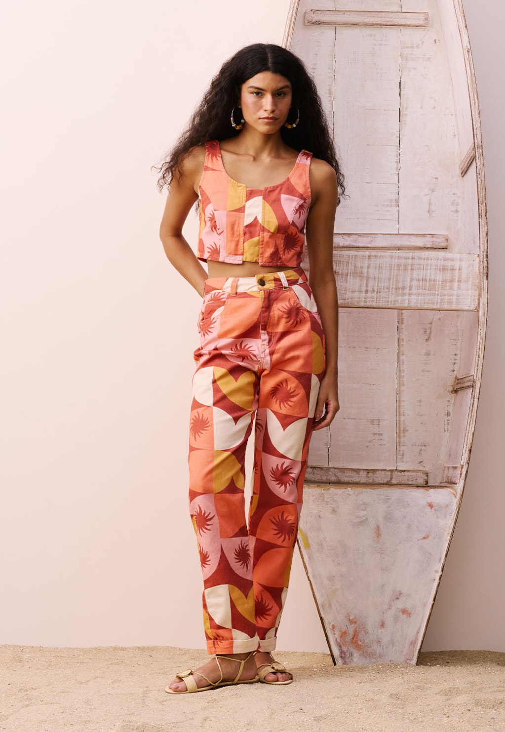 Calça Cenoura Sarja Estampada Jaçanã