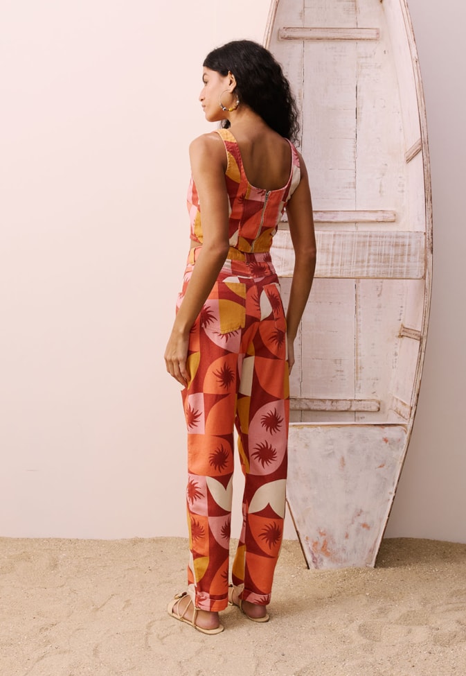 Calça Cenoura Sarja Estampada Jaçanã