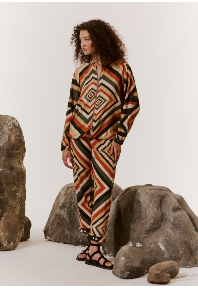 Calça Cenoura Seca Estampada Igarapés