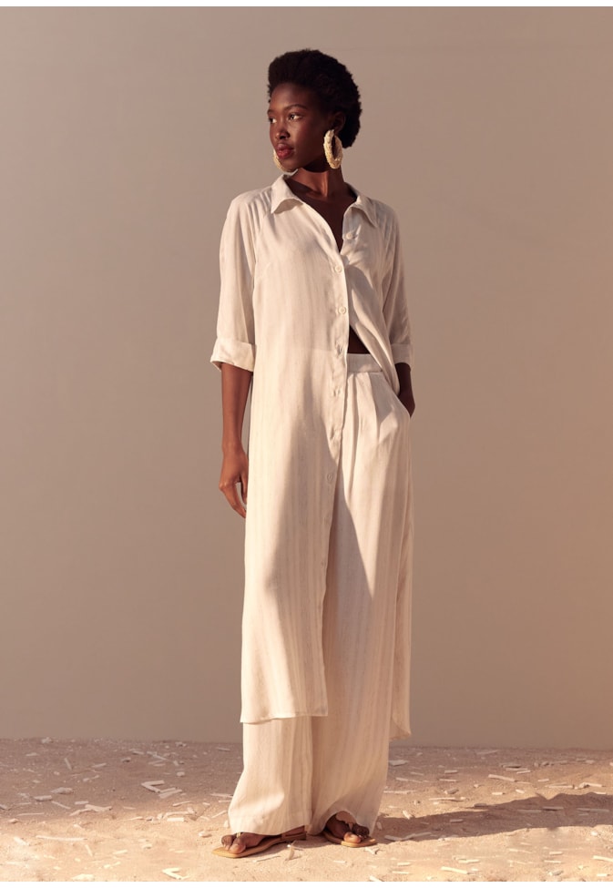 Calça com Pregas e Forro