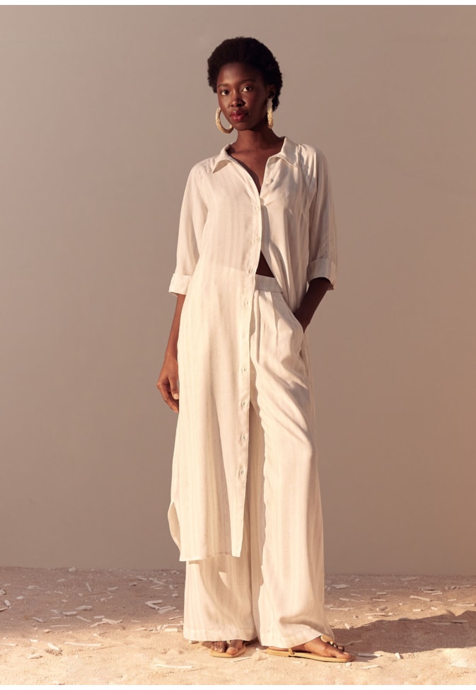 Calça com Pregas e Forro