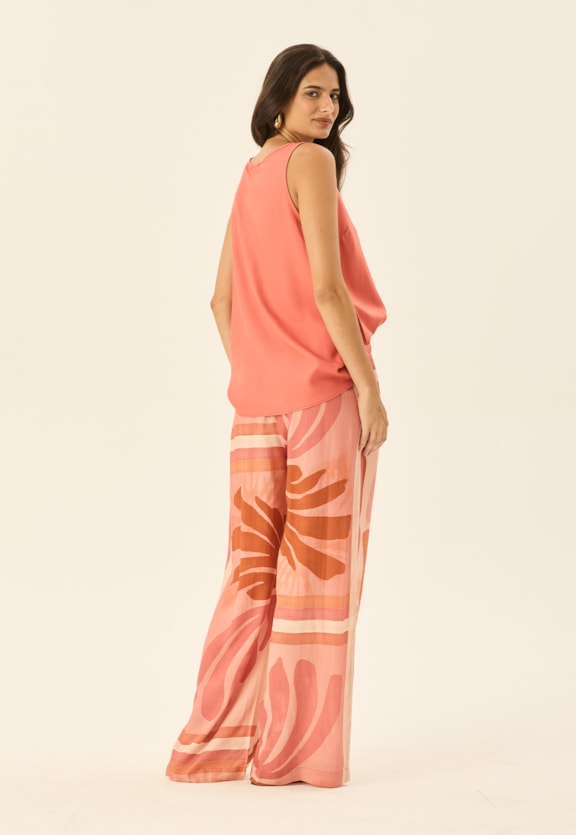 Calça Cós Elástico Estampada Igarapés Vista Traseira