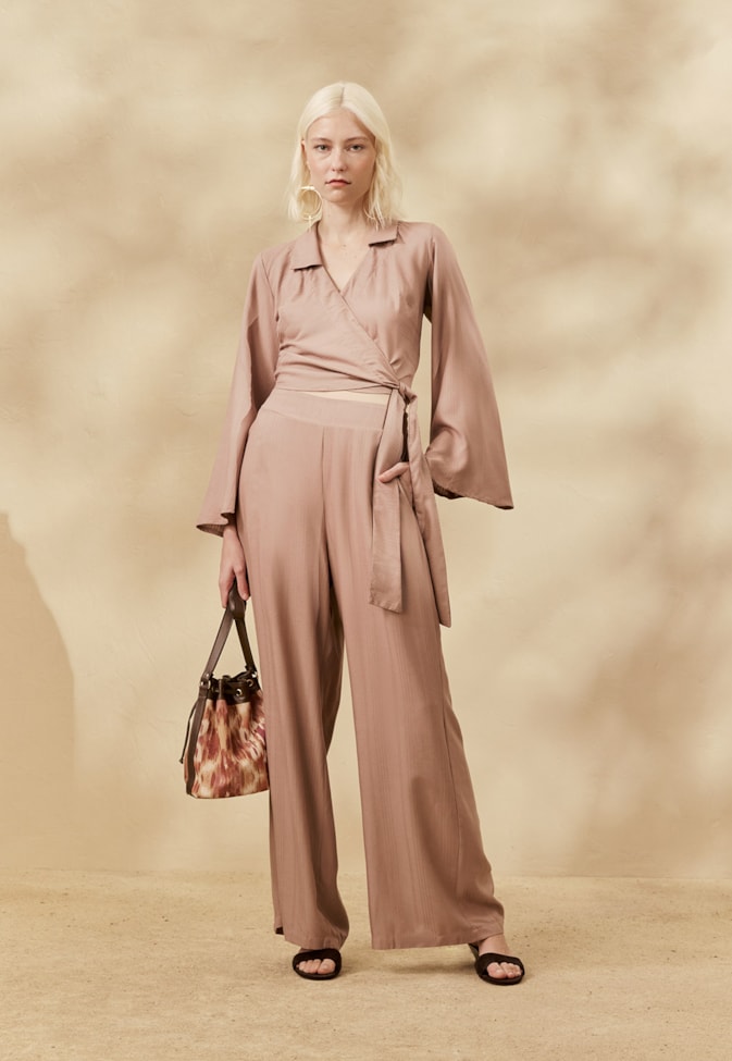 Calça Elástico Costas Lisa 