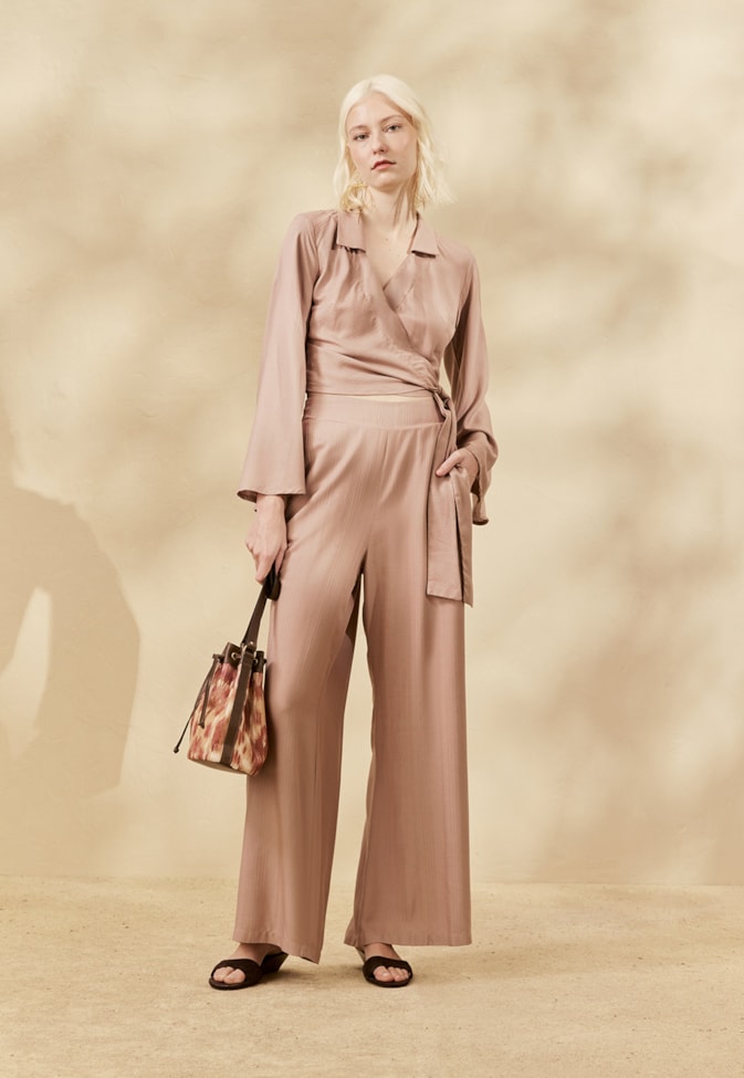 Calça Elástico Costas Lisa 