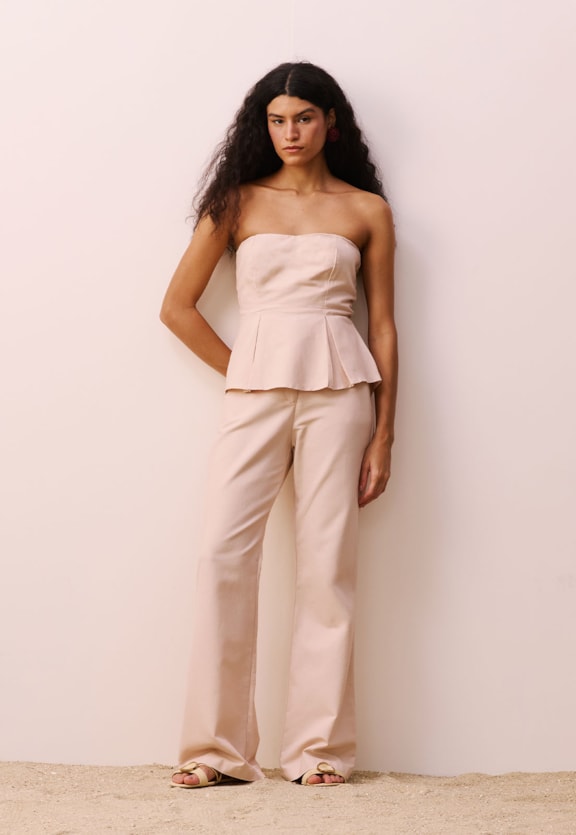 Calça Flare Vista Frontal